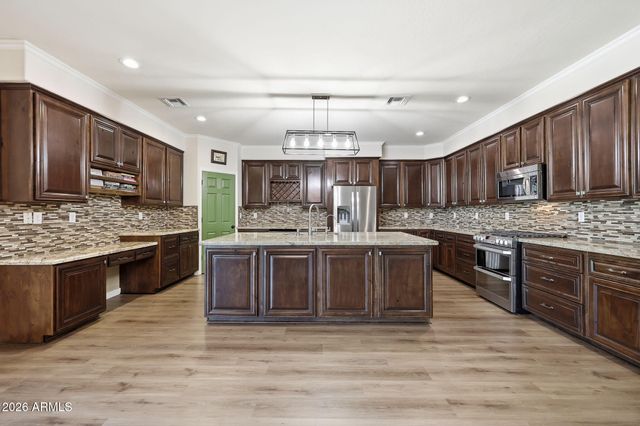 8040 W VIA MONTOYA Drive, Peoria, AZ 85383