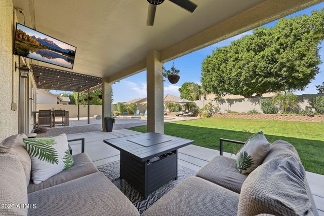 8040 W VIA MONTOYA Drive, Peoria, AZ 85383