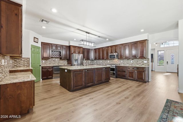 8040 W VIA MONTOYA Drive, Peoria, AZ 85383