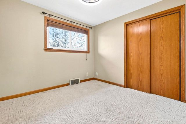 581 RICHARD DRIVE, Menasha, WI 54952