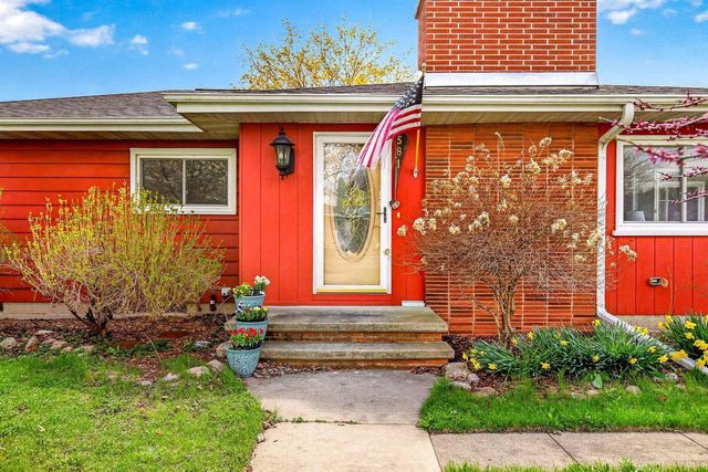 581 RICHARD DRIVE, Menasha, WI 54952