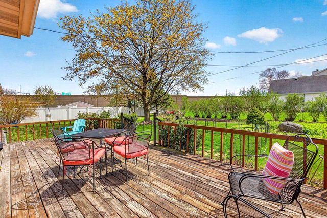 581 RICHARD DRIVE, Menasha, WI 54952