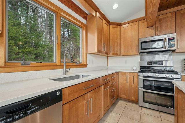 4 Bridge Street, Auburn, MA 01501