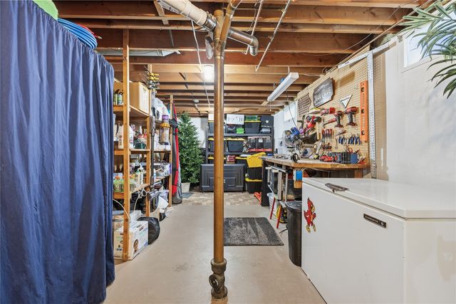 2860 McGowan Blvd, Marion, IA 52302