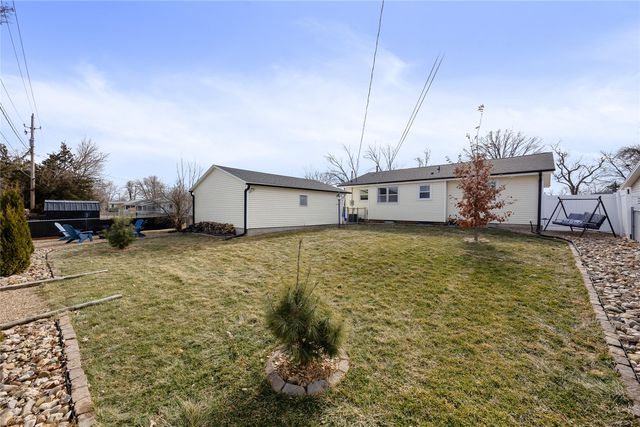 2860 McGowan Blvd, Marion, IA 52302