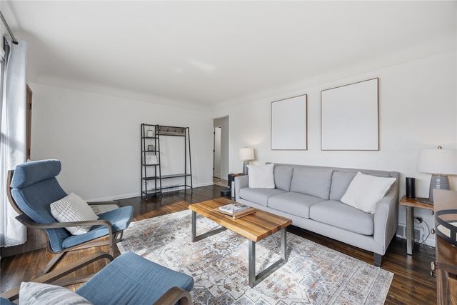 2860 McGowan Blvd, Marion, IA 52302