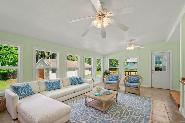 55207 Glenn Road, South Bend, IN 46628