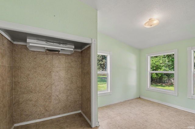 55207 Glenn Road, South Bend, IN 46628