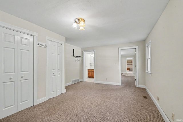 55207 Glenn Road, South Bend, IN 46628