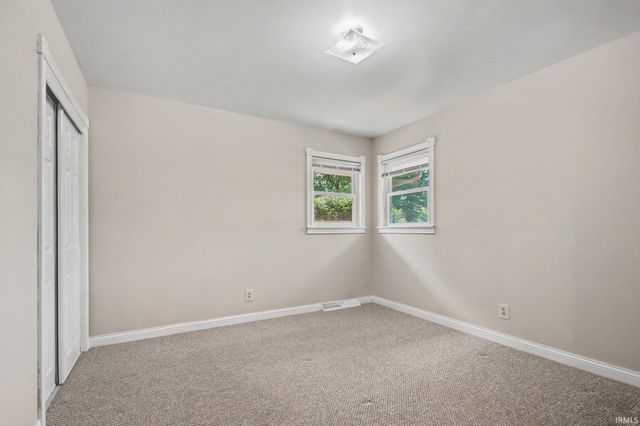 55207 Glenn Road, South Bend, IN 46628
