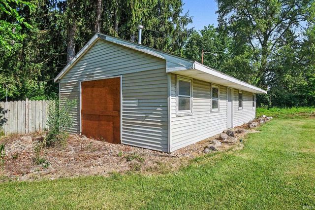 55207 Glenn Road, South Bend, IN 46628