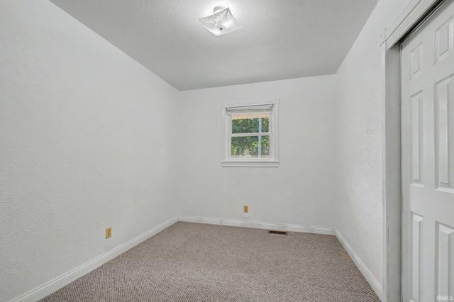 55207 Glenn Road, South Bend, IN 46628