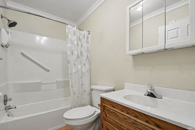 55207 Glenn Road, South Bend, IN 46628