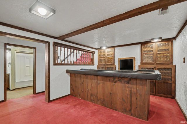 55207 Glenn Road, South Bend, IN 46628