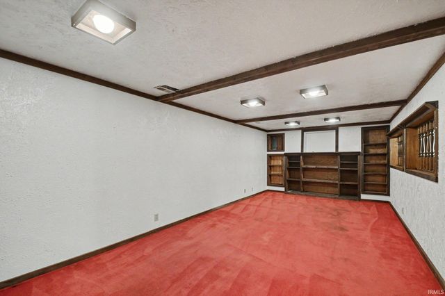 55207 Glenn Road, South Bend, IN 46628