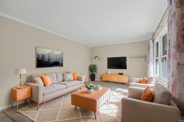 55207 Glenn Road, South Bend, IN 46628