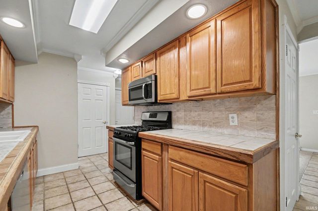 55207 Glenn Road, South Bend, IN 46628