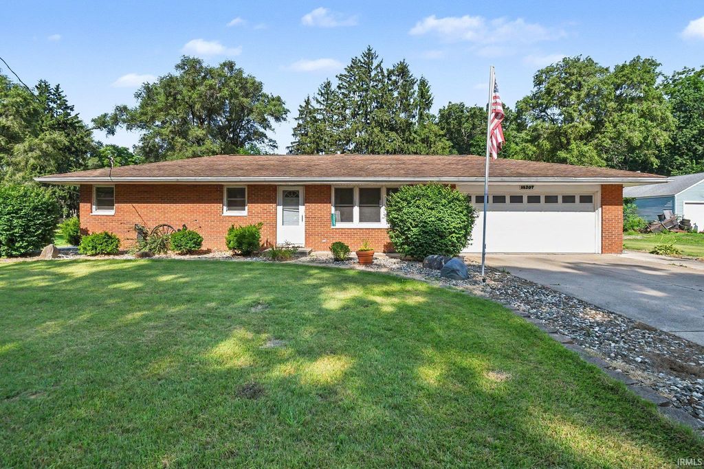 55207 Glenn Road, South Bend, IN 46628