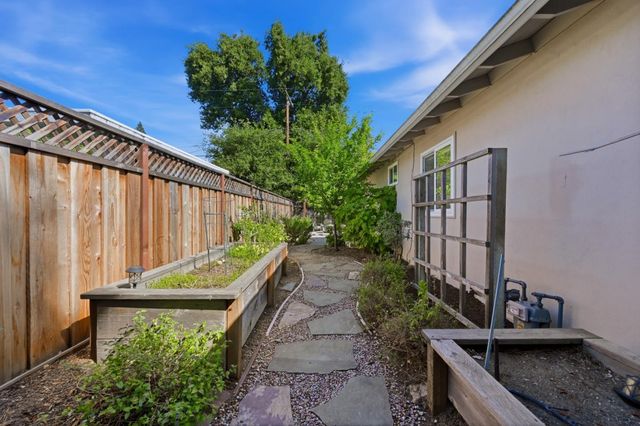 1033 Yorktown Drive, Sunnyvale, CA 94087