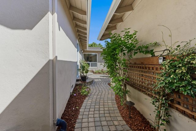 1033 Yorktown Drive, Sunnyvale, CA 94087