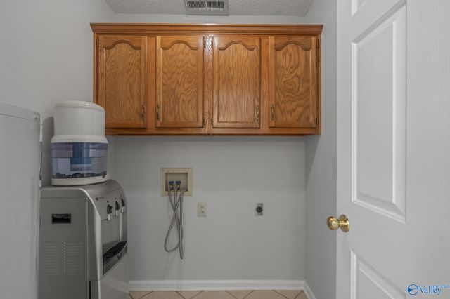 2228 Cecille Drive SW, Huntsville, AL 35803