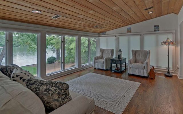 759 Beech Cove Drive, Hiawassee, GA 30546