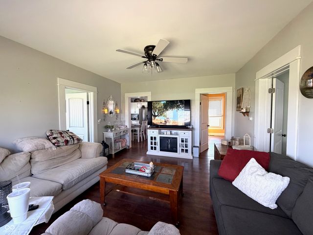 861 E 800 S, Kingman, IN 47952
