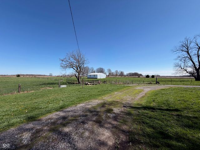 861 E 800 S, Kingman, IN 47952