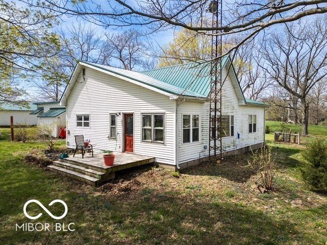 861 E 800 S, Kingman, IN 47952