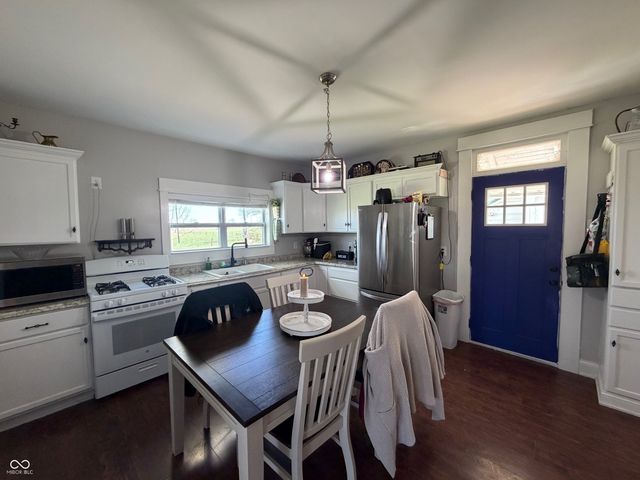 861 E 800 S, Kingman, IN 47952