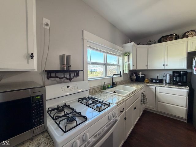 861 E 800 S, Kingman, IN 47952