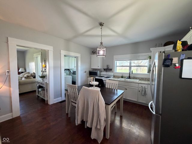 861 E 800 S, Kingman, IN 47952