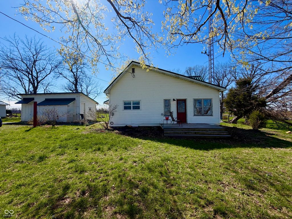 861 E 800 S, Kingman, IN 47952