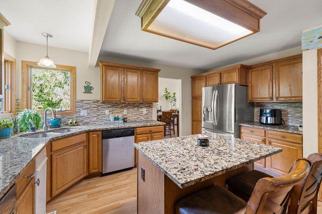 4639 Fieldstone Drive, West Des Moines, IA 50265