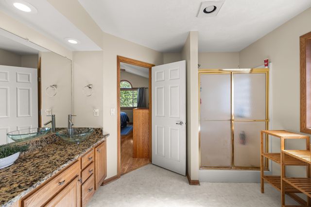 4639 Fieldstone Drive, West Des Moines, IA 50265