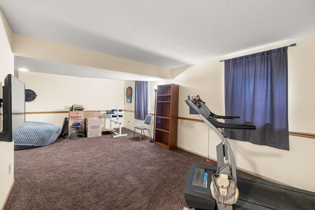 4639 Fieldstone Drive, West Des Moines, IA 50265