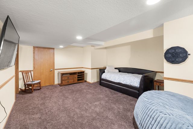 4639 Fieldstone Drive, West Des Moines, IA 50265