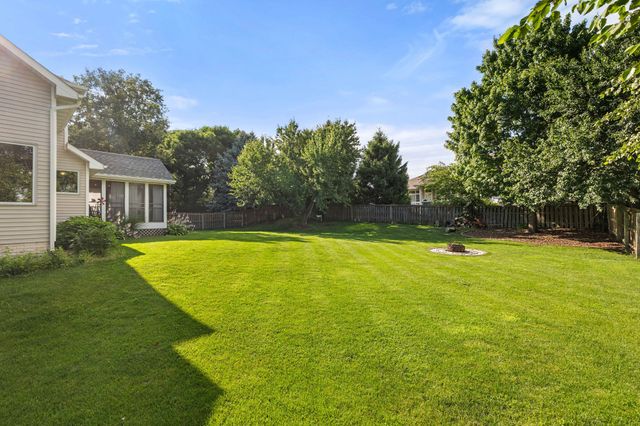 4639 Fieldstone Drive, West Des Moines, IA 50265