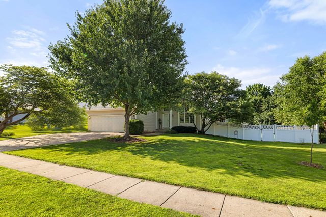 4639 Fieldstone Drive, West Des Moines, IA 50265
