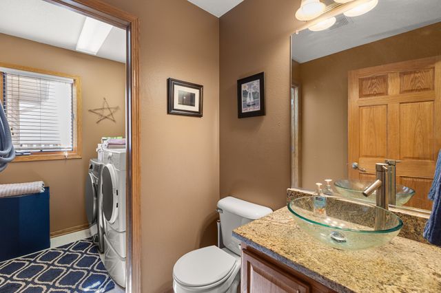 4639 Fieldstone Drive, West Des Moines, IA 50265