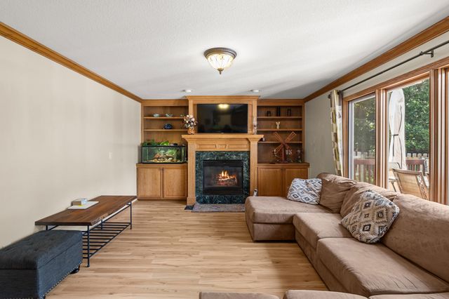 4639 Fieldstone Drive, West Des Moines, IA 50265