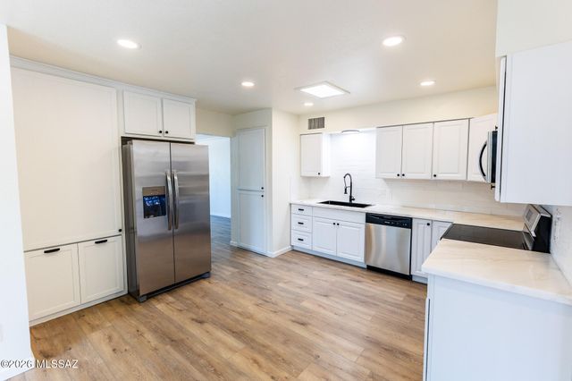 774 E Country Club Drive, Benson, AZ 85602