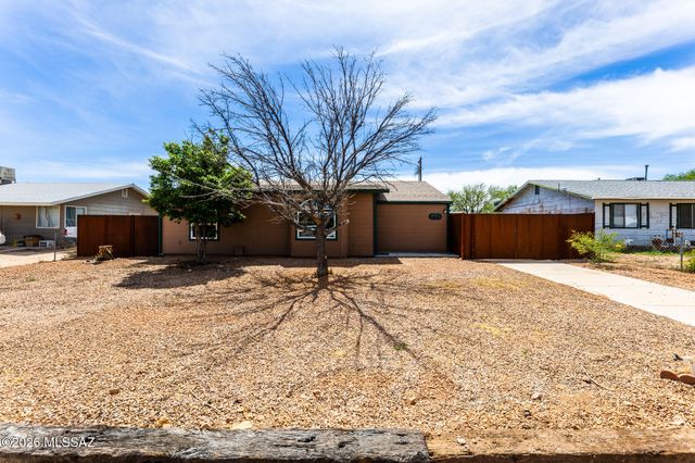 774 E Country Club Drive, Benson, AZ 85602