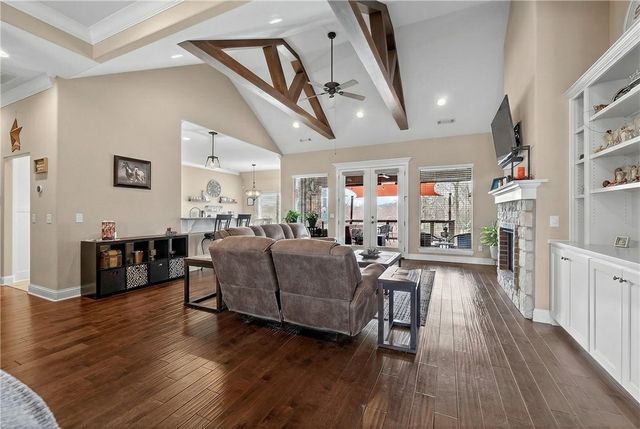 2321 Riverwater Lane, Fayetteville, AR 72703