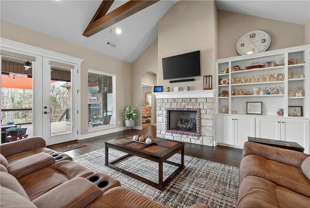 2321 Riverwater Lane, Fayetteville, AR 72703