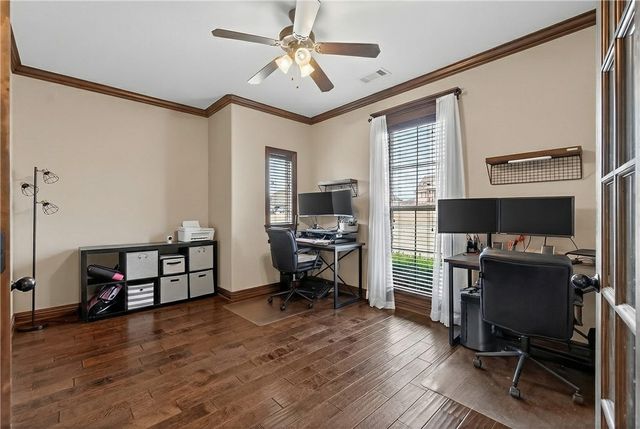 2321 Riverwater Lane, Fayetteville, AR 72703