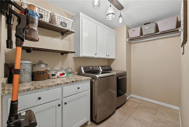 2321 Riverwater Lane, Fayetteville, AR 72703