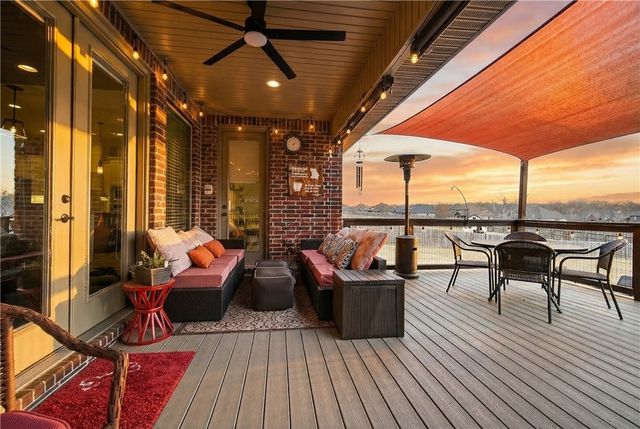 2321 Riverwater Lane, Fayetteville, AR 72703