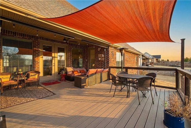 2321 Riverwater Lane, Fayetteville, AR 72703