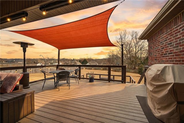 2321 Riverwater Lane, Fayetteville, AR 72703